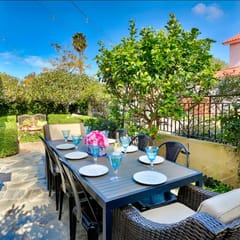Walk to Beach/Roof Top Deck/A/C