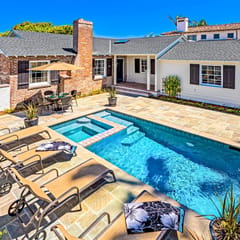 Pool/Hot Tub/Pet Friendly/Walk To Beach