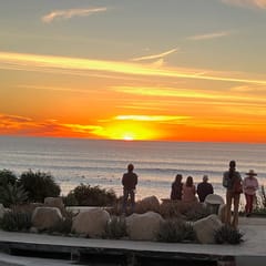Great La Jolla Home/Steps to Sand/Parking/A/C/Fast Wifi