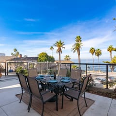 Huge Outdoor Space/Steps to Beach & Wedding Bowl