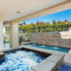 5 * Home/Pool/Hot Tub/Walk To Beach/Parking