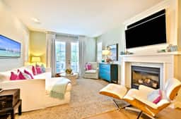 Walk to Beach/Roof Top Deck/A/C - Image 2