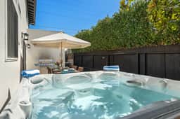 Back For Rent!/Hot Tub/6 Bedrooms/Rooftop Deck/Walk to Beach - Image 2