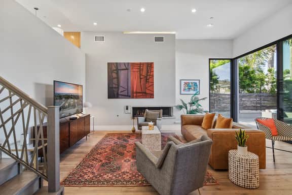 Rooftop Deck/Ocean Views/A/C/Close To All - Image 3