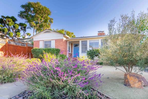 Great Pet Home Fenced Yard/Walk to Beach/Village - Image 4