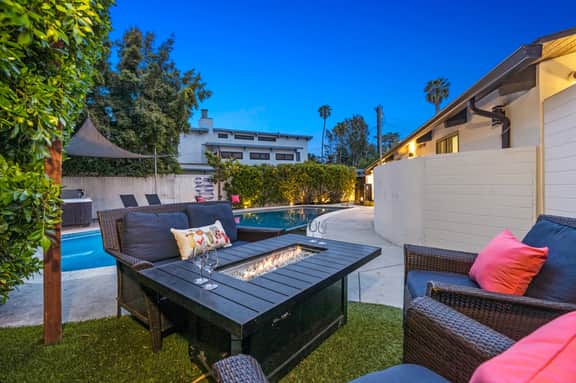 Open July 11 - 16/Private Pool/A/C/Pool Table/Pet Friendly - Image 2