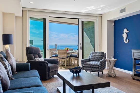 Oceanfront/Ground Floor Unit/A/C/Parking/Guest Favorite - Image 1