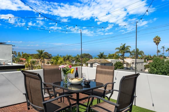 Back For Rent!/Hot Tub/6 Bedrooms/Rooftop Deck/Walk to Beach - Image 1